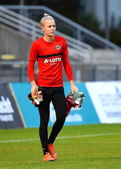 Merle Frohms Hot Soccer Girls