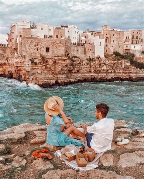 8 Hot Sexy Federicola Bikini Pics