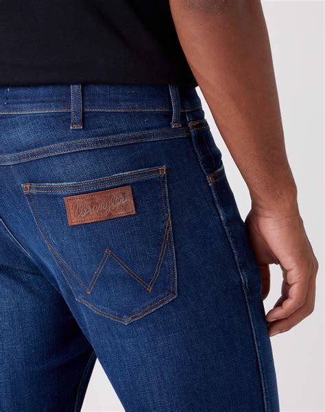 Greensboro Low Stretch in For Real | Wrangler Schweiz - WRANGLER Schweiz