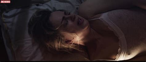 Naked Amanda Pereira in Embaraço