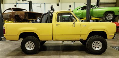 1975 Dodge Power Wagon 4x4 Short Bed 440 Yellow Runs And Drives For Sale Photos Technical