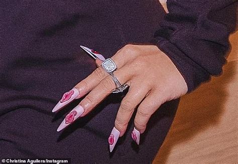 Christina Aguilera Rocks Vagina Artwork On Her Nails During Podcast Hot Lifestyle News