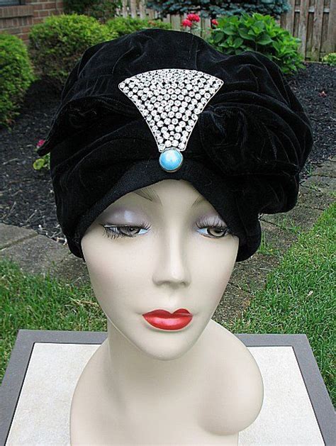 Vintage 1920s Flapper Turban Cloche Hat Soft Black Velvet 1730