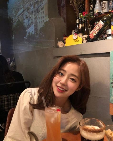 Hoa hậu hot nhất Địa Ngục Độc Thân 2 Đã đẹp hiếm có học vấn khủng và ngậm thìa kim cương