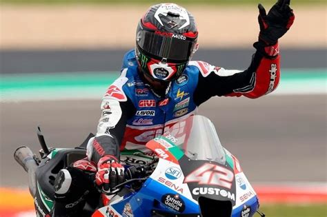 MotoGP Austin Bagnaia cade sul più bello vince Rins Dueruote