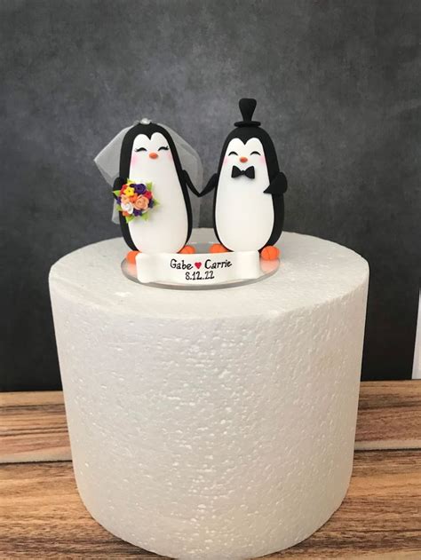 Penguin Couple Wedding Topper Personalized Wedding Topper Penguin