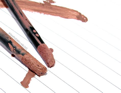 Batom Capuccino X Nude da Mahav Comparação Simples Bella