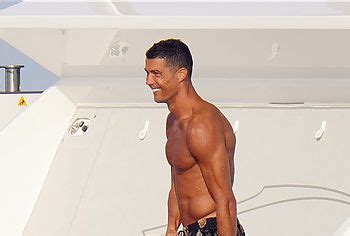 Cristiano Ronaldo Shirtless Strong ABS Photos Gay Male Celebs