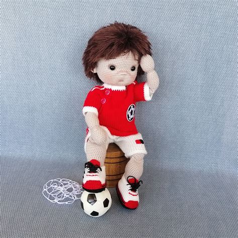 Мальчишка - футболист. Портретная кукла. | Куклы, Вязаные игрушки, Игрушки