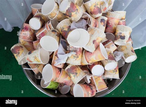 A Pile Of Used Paper Cups In A Trash Bin Stock Photo Alamy