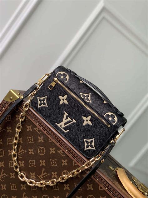 Lv M Louis Vuitton Pochette M Tis East West Handbag Wholesales