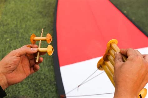 Gay cấn cuộc thi điều khiển sáo diều bay vượt câu liêm ở ngoại thành Hà Nội