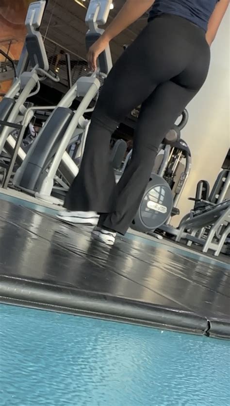 Stunning Fit Ebony With A Perfect Phat Ass Nice Thick Thighs Ass