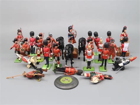 lot collection  scottish  british figures   hand