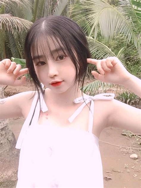 Ghim trên Hot Girl VN