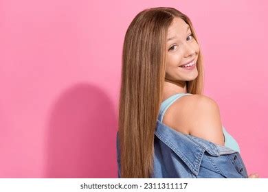 рез по запросу Naked young teen girl изображения стоковые фотографии трехмерные