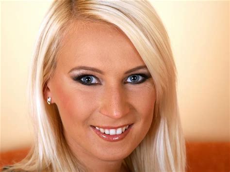 Gina Blonde Aus Xxx Mollige Frauen Rubensdamen