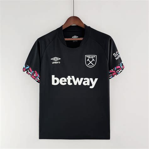 CAMISA WEST HAM AWAY 22 23 TORCEDOR UMBRO MASCULINA PRETO