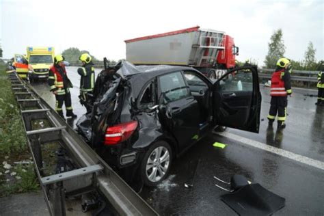 Schwerer Unfall Auf Der A4 Bei Siebenlehn Freie Presse