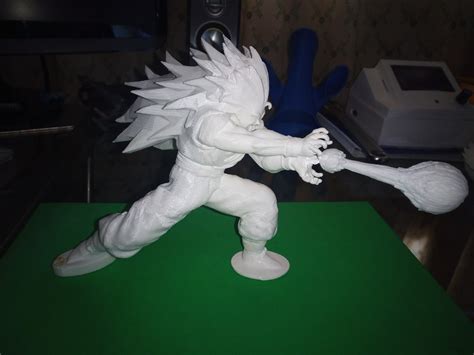 Fichier STL gratuit Goku Super Saiyan III Dragon Ball ZIdée pour