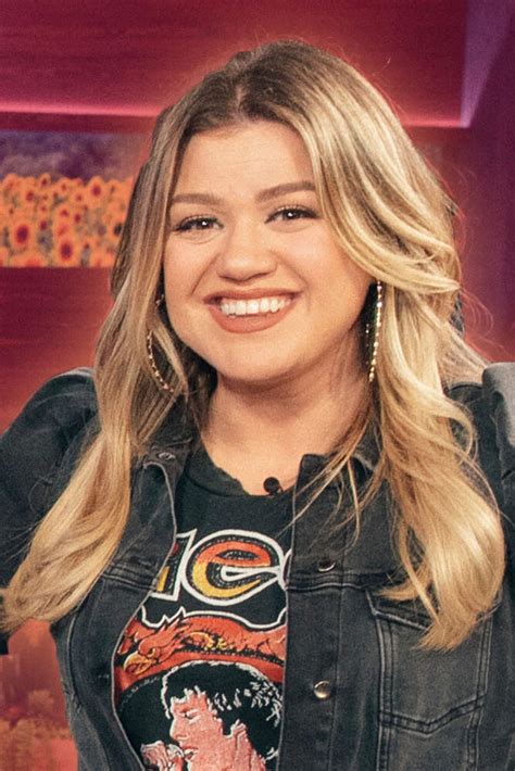 Kelly Clarkson The Kelly Clarkson Show November 25, 2020 – Star Style
