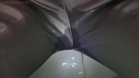 Full Bladder Wetting Makes Me Morning Pee Horny Masturbating To A Creamy Ogasm 2pee4you
