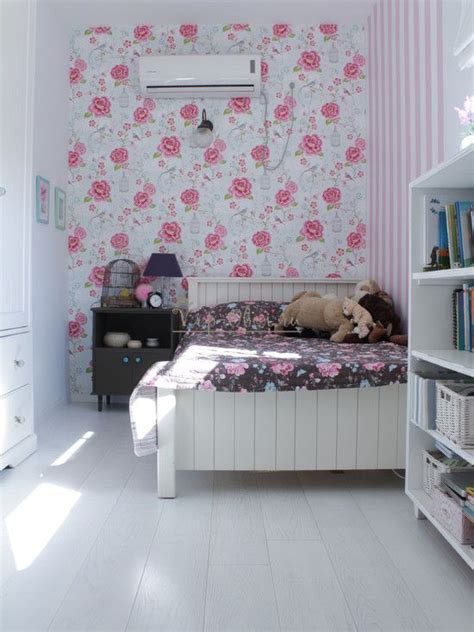 Оформление стен интерьеров комнат обоями разных цветов, фото совмещения