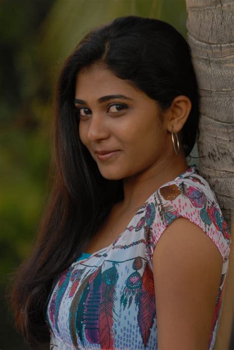 Indian Film Actress Profiles Biodata Hot Sun Music Presenter Archana Images Photos Stills Pictures