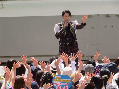 「帝劇でも主演俳優」山崎育三郎が屋外で異例のフリーライブ「“ただ三郎”をお楽しみに」 音楽写真ニュース 日刊スポーツ