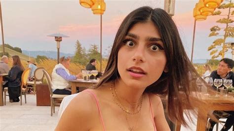 Mia Khalifa Donó 100 Mil Dólares De Sus Ganancias De Only Fans A Beirut