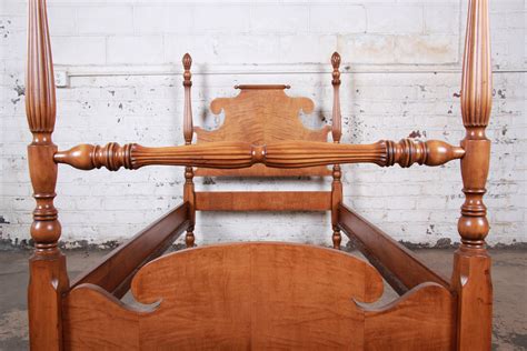 Vintage Tiger Maple Twin Pineapple Poster Bed At 1stdibs Pineapple
