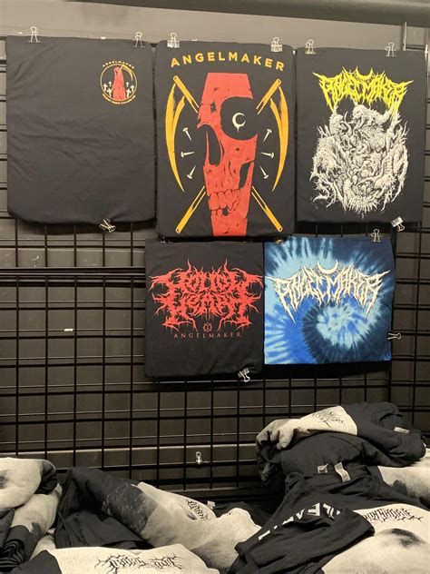 Merch!!! : r/LornaShore