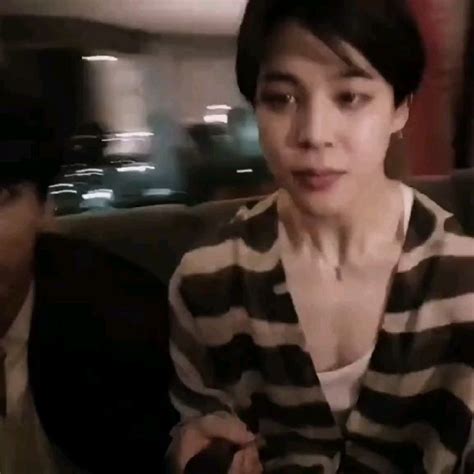 Pin Di 𝚝𝚊𝚎𝚑𝚢𝚞𝚗𝚐𝚖𝚢 ︎ Su ★〙𝙱𝚃𝚂 𝙶𝚁𝙾𝚄𝙿〘★ Bts Divertente Jimin Celebrità