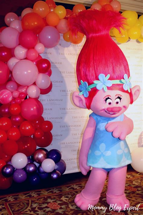 MOMMY BLOG EXPERT: Trolls World Tour Dance Party Giveaway Review