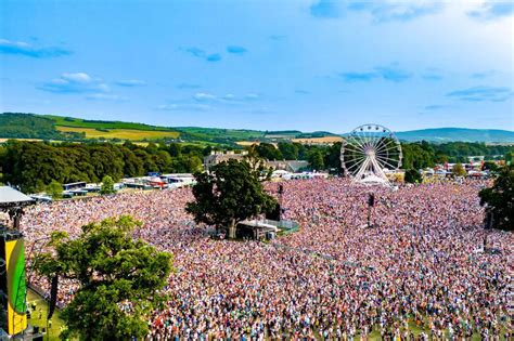 Thousands Turn Up To Watch The Wolfe Tones Show Stopping Performance