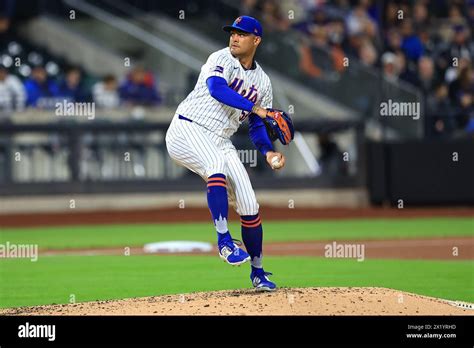 New York Mets Starting Pitcher Sean Manaea 59 Throws During The Fifth