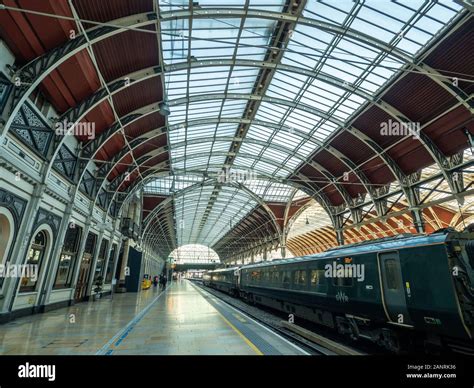 Paddington Railway Station Hi Res Stock Photography And Images Alamy