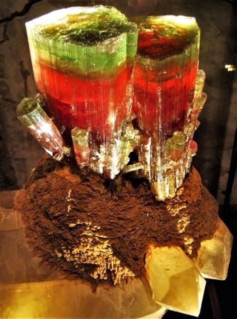 Pin di Bill Hv su gems shine nel 2024 | Rocce e minerali, Cristalli ...