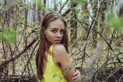 Women Portrait Face Blue Eyes Brunette Wallpapers Hd Desktop And Mobile Backgrounds