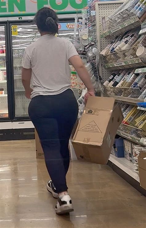 Cute Bare Faced College Pawg With Vpl On Heavy Ass Spandex Leggings Yoga Pants Forum