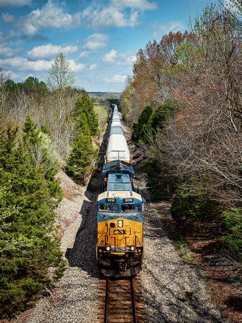 CSXT 3316 Leads CSX Hot Intermodal I025 Southbound At Mortons Gap Ky