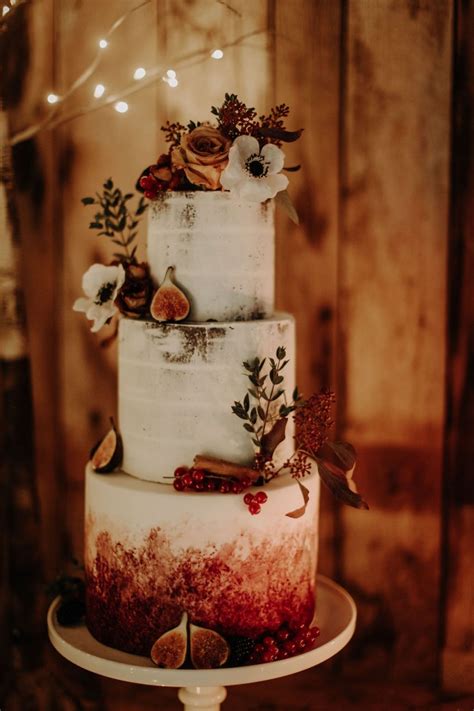 Fall Leaves Wedding Cake