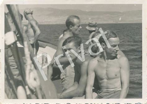 FOTO WK 2 Soldaten Wehrmacht Halbnackt Nude Auf Boot Freizeit A1 48 EUR 34 90 PicClick DE