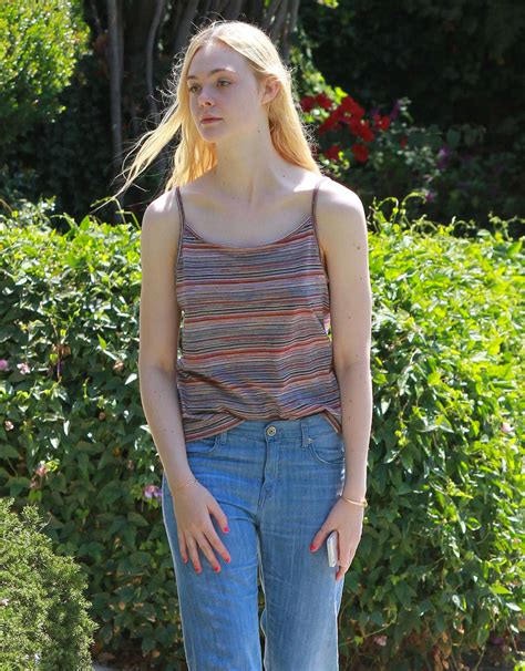 Elle Fanning In Jeans 01 Gotceleb