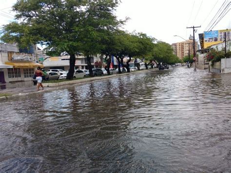 G Chuva Torrencial Deixa Ruas Alagadas E Causa Transtornos Em