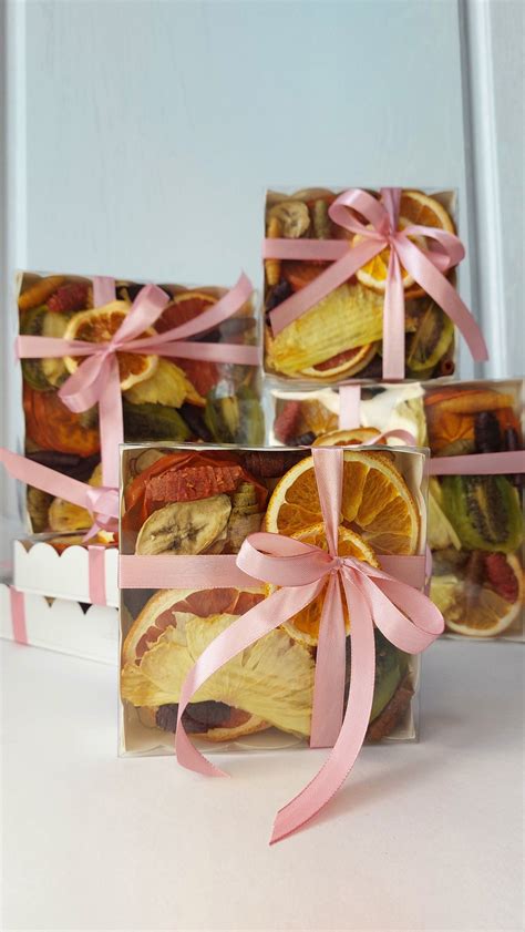 Вяленые томаты с прованскими травами, базиликом и чесноком