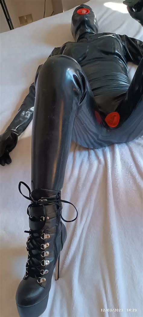 Condom Catsuit 7 Nude Pics XHamster