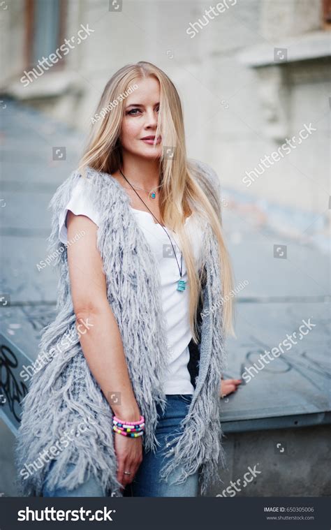 Stylish Blonde Woman Wear Jeans Girl Stock Photo 650305006 Shutterstock