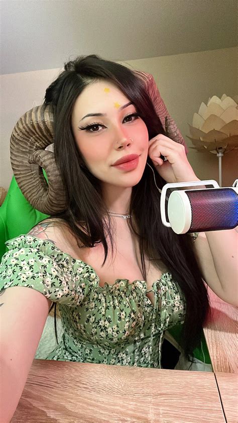 Cuddle With Me Oc R Brunette