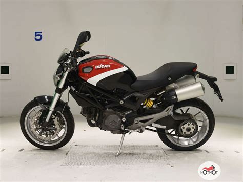 Купить б у Ducati Monster 1100 инжектор 6 передач в Москве красный naked bike 2010 года на Авто